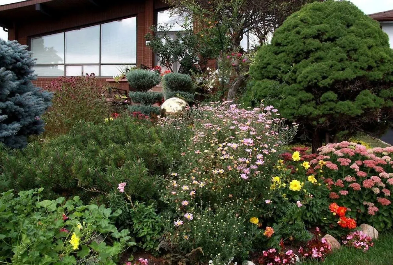 Homestay A Stunning Chalet Style Home Toronto
