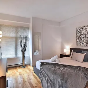 Place-des-arts Suites , Montréal Canada