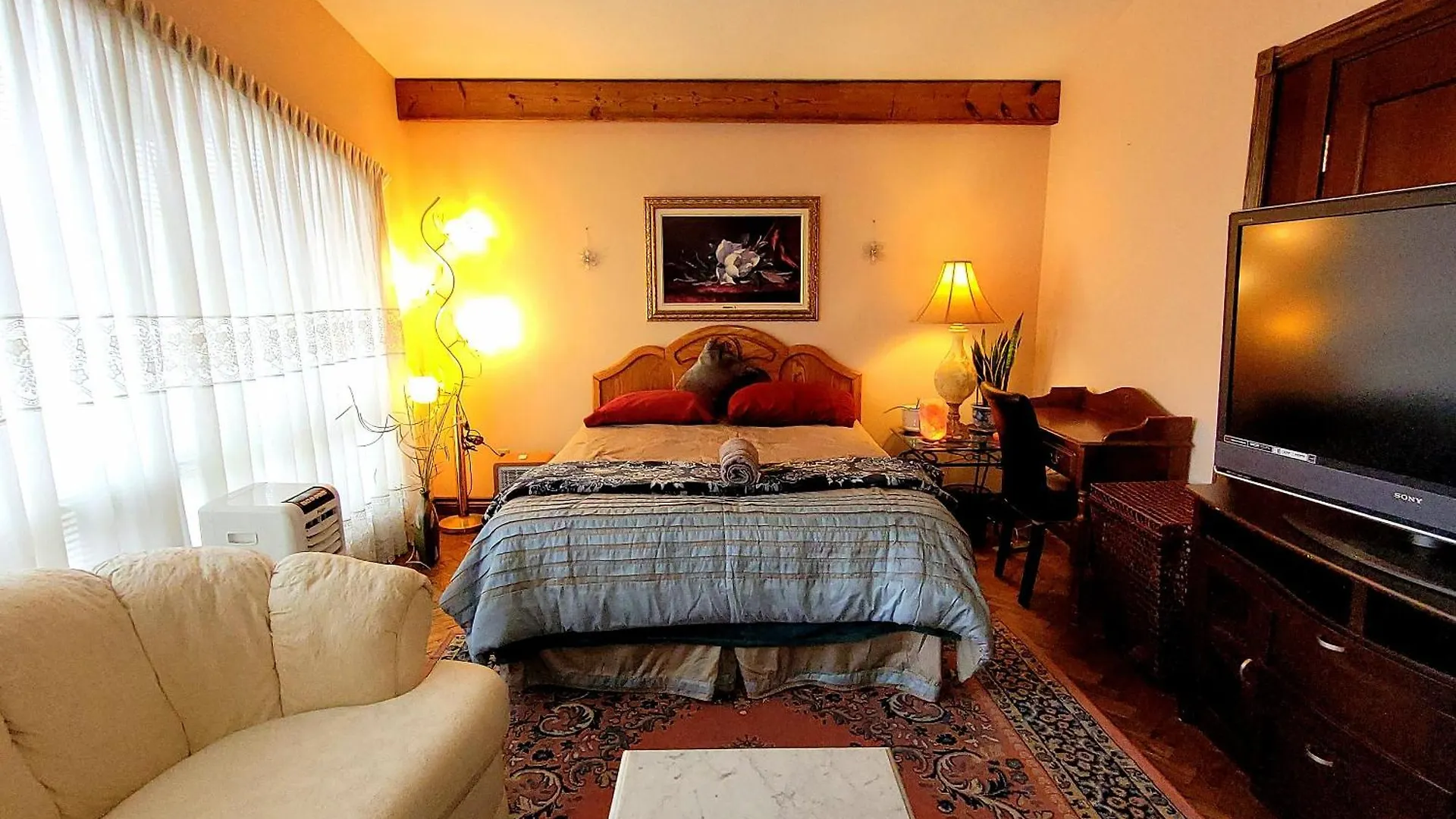 Homestay A Stunning Chalet Style Home Toronto Canada